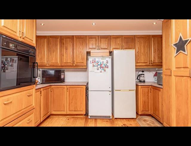 6 BEDROOM HOUSE FOR SALE IN TERGNIET